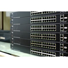 PoE для бизнеса: свобода подключения и экономия ресурсов PoE для бизнеса: свобода подключения и экономия ресурсов